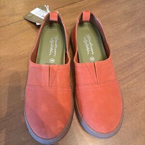NWT Gundrun Sjoden Women's Isolde Peach in Nubuck Leather. Size 39/8.5